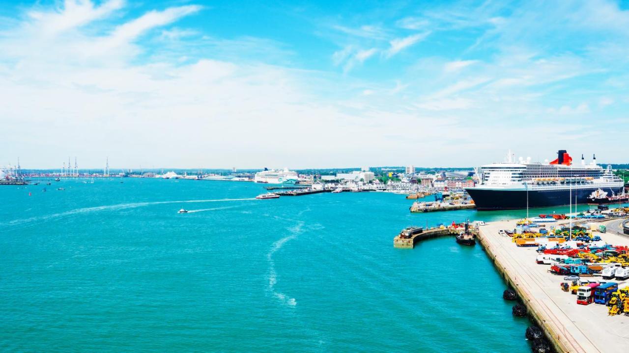 Shirley House 1, Guest House, Self Catering, Self Check In With Smart Locks, Use Of Fully Equipped Kitchen, Walking Distance To Southampton Central, Excellent Transport Links, Ideal For Longer Stays Экстерьер фото