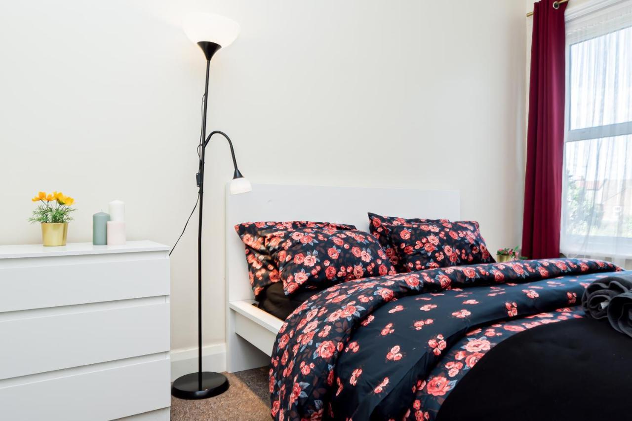 Shirley House 1, Guest House, Self Catering, Self Check In With Smart Locks, Use Of Fully Equipped Kitchen, Walking Distance To Southampton Central, Excellent Transport Links, Ideal For Longer Stays Экстерьер фото