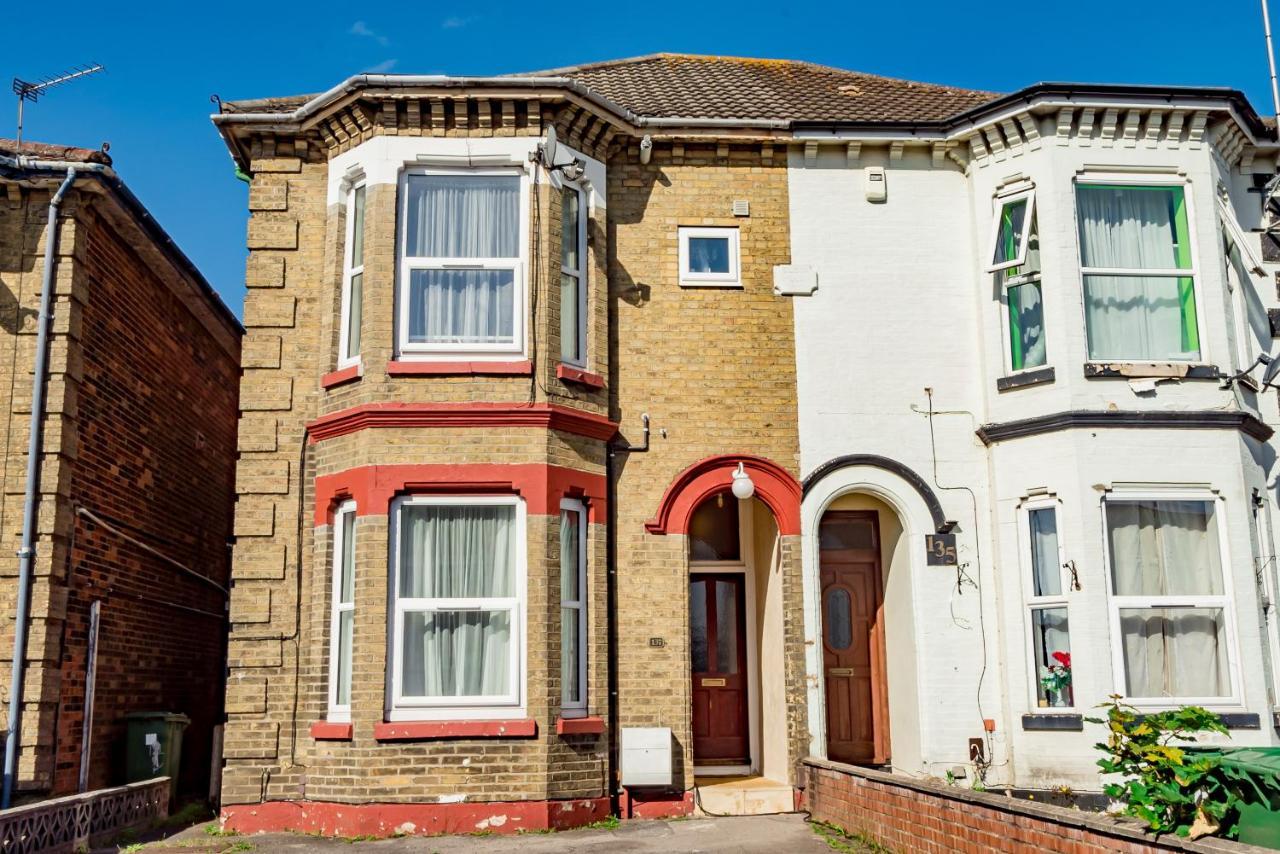 Shirley House 1, Guest House, Self Catering, Self Check In With Smart Locks, Use Of Fully Equipped Kitchen, Walking Distance To Southampton Central, Excellent Transport Links, Ideal For Longer Stays Экстерьер фото