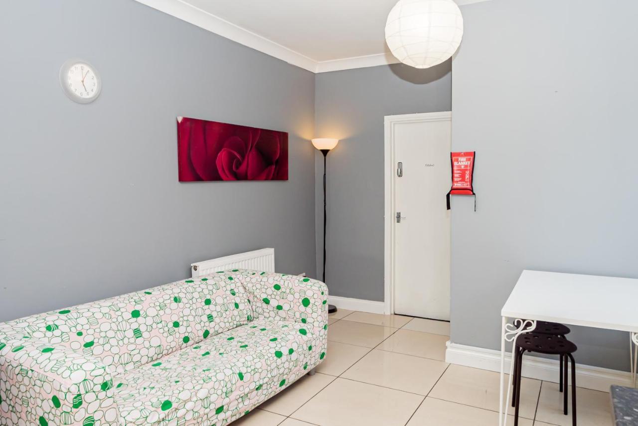 Shirley House 1, Guest House, Self Catering, Self Check In With Smart Locks, Use Of Fully Equipped Kitchen, Walking Distance To Southampton Central, Excellent Transport Links, Ideal For Longer Stays Экстерьер фото