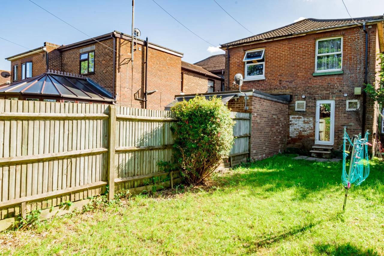 Shirley House 1, Guest House, Self Catering, Self Check In With Smart Locks, Use Of Fully Equipped Kitchen, Walking Distance To Southampton Central, Excellent Transport Links, Ideal For Longer Stays Экстерьер фото