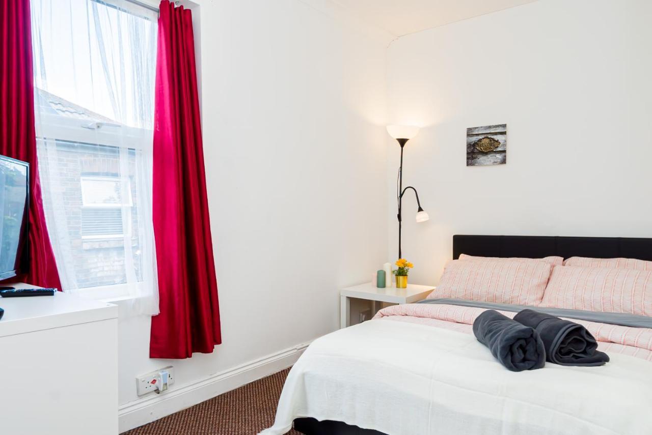 Shirley House 1, Guest House, Self Catering, Self Check In With Smart Locks, Use Of Fully Equipped Kitchen, Walking Distance To Southampton Central, Excellent Transport Links, Ideal For Longer Stays Экстерьер фото