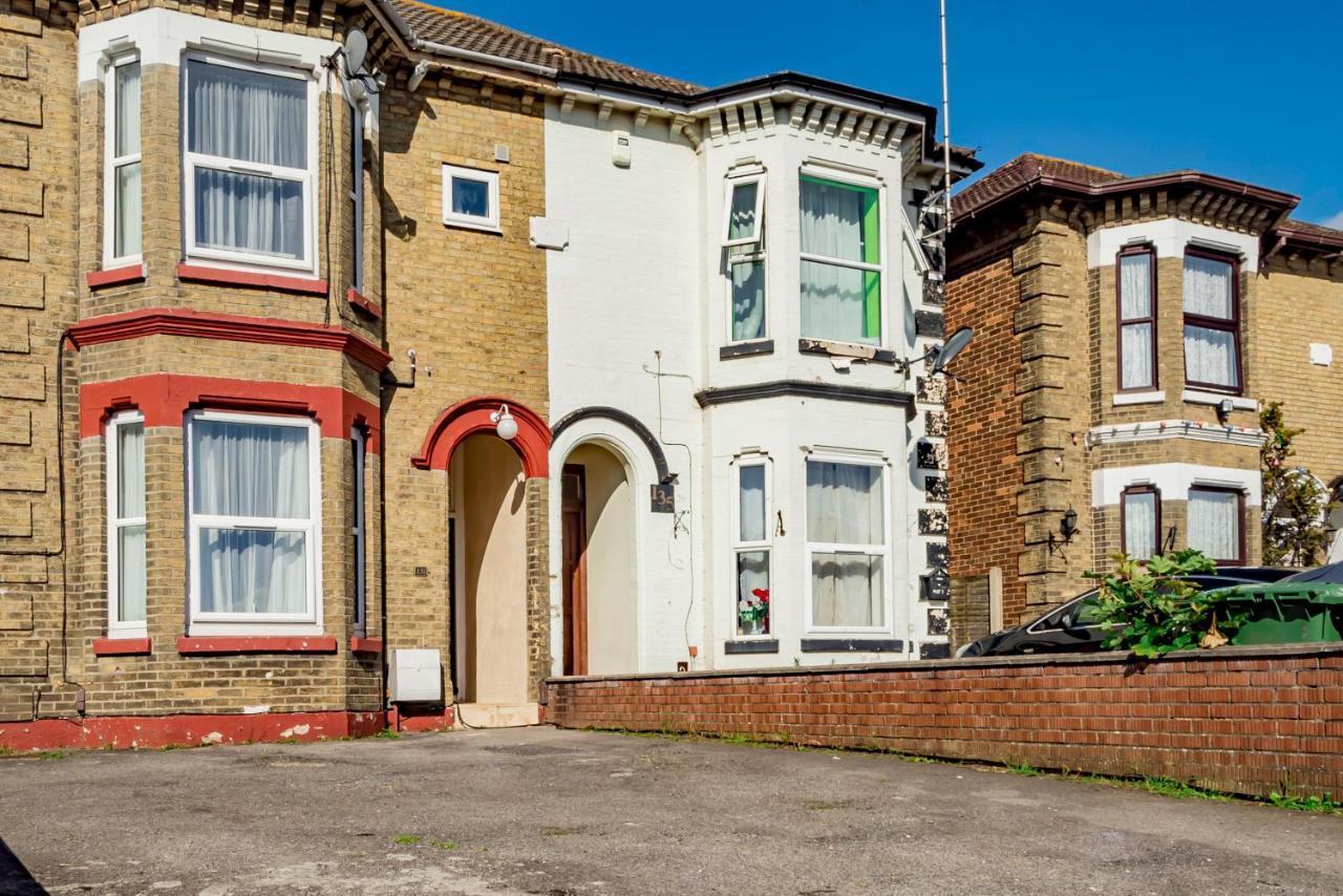 Shirley House 1, Guest House, Self Catering, Self Check In With Smart Locks, Use Of Fully Equipped Kitchen, Walking Distance To Southampton Central, Excellent Transport Links, Ideal For Longer Stays Экстерьер фото