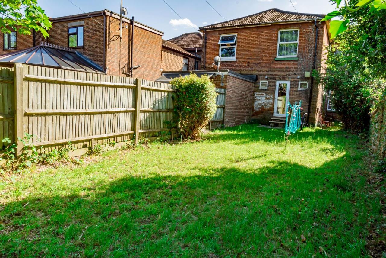 Shirley House 1, Guest House, Self Catering, Self Check In With Smart Locks, Use Of Fully Equipped Kitchen, Walking Distance To Southampton Central, Excellent Transport Links, Ideal For Longer Stays Экстерьер фото