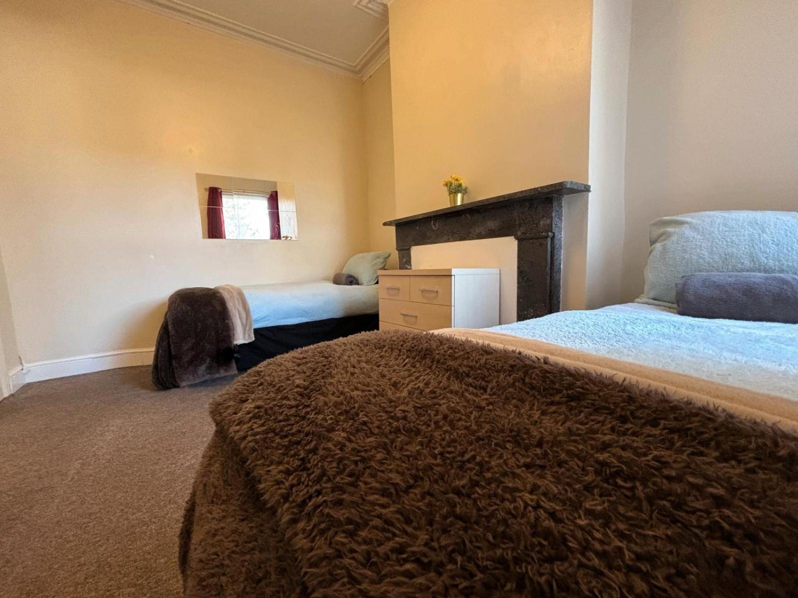 Shirley House 1, Guest House, Self Catering, Self Check In With Smart Locks, Use Of Fully Equipped Kitchen, Walking Distance To Southampton Central, Excellent Transport Links, Ideal For Longer Stays Экстерьер фото